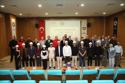 Üniversitemiz Petrol ve Doğalgaz Mühendis Adayları için Baret Giyme Töreni gerçekleştirildi.