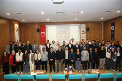 Üniversitemizde “Sporun Geleceği: Dijital Çağda Gençlik ve Espor” semineri gerçekleştirildi