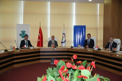 Üniversitemizde yürütülen “Tasarlayan ve Üreten Kadınlar: İstihdama Yeni Bir Model” Projesi Sertifika Töreni düzenlendi